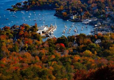 New England luxury yacht charter: Fall foliage and fresh lobster delights