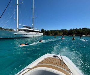 Yacht charter etiquette: Dos and don’ts for a smooth sailing experience