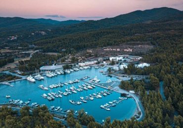 Chartering a yacht in Greece: What nobody tells you before you sign